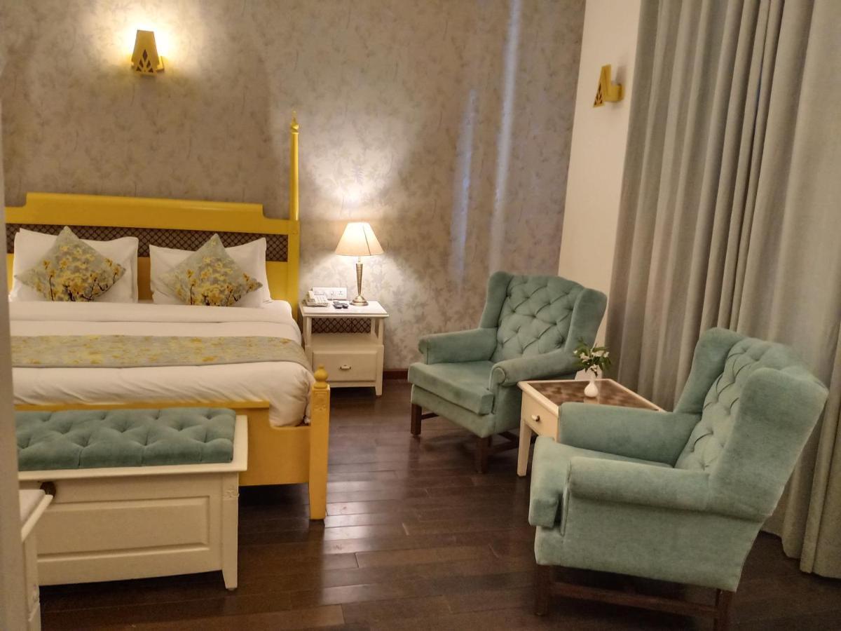Hotel Pine Retreat Mallroad Mussoorie Exterior foto